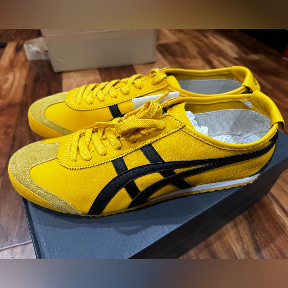 Onitsuka Tiger Mexico 66 Men's Yellow and Black Sneakers